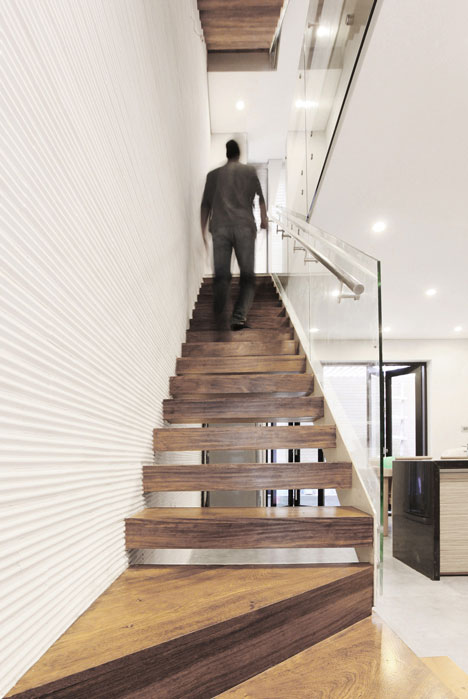 4.5x20 House by AHL Architects Associates 4.5x20 House by AHL Architects Associates