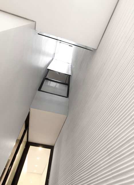 4.5x20 House by AHL Architects Associates 4.5x20 House by AHL Architects Associates