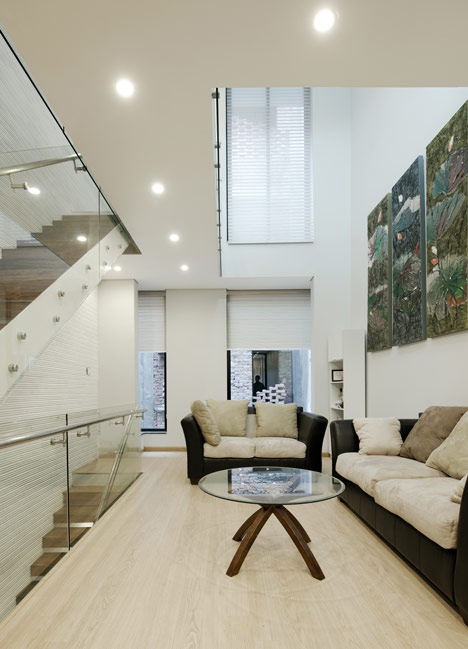 4.5x20 House by AHL Architects Associates 4.5x20 House by AHL Architects Associates