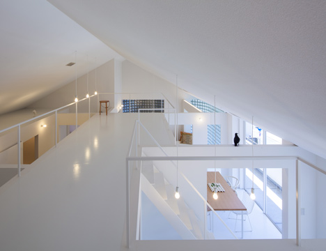House in Takamatsu by Yasunari Tsukada House in Takamatsu by Yasunari Tsukada