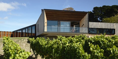 Main Ridge Residence by McAllister Alcock Architects