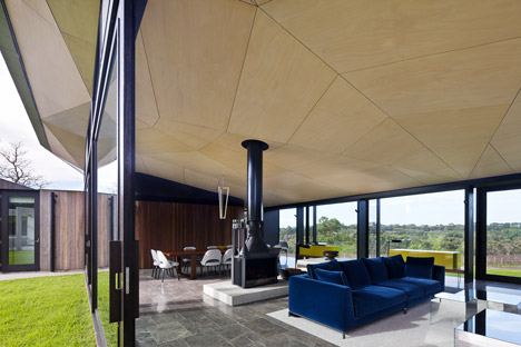 Main Ridge Residence by McAllister Alcock Architects Main Ridge Residence by McAllister Alcock Architects