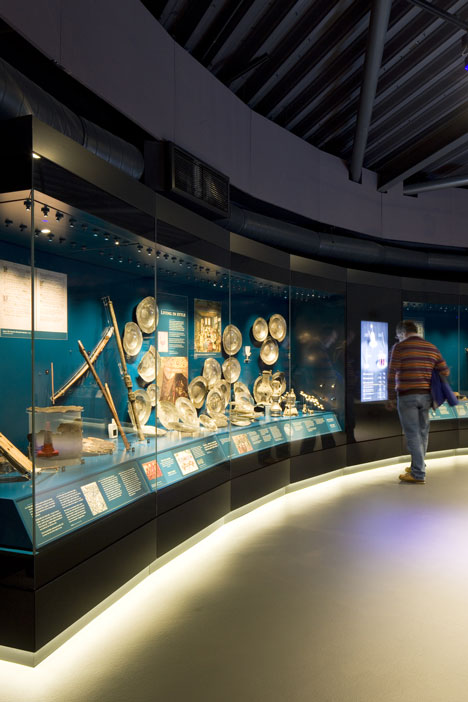 Mary Rose Museum by Wilkinson Eyre and Pringle Brandon Perkins+Will Mary Rose Museum by Wilkinson Eyre and Pringle Brandon Perkins+Will