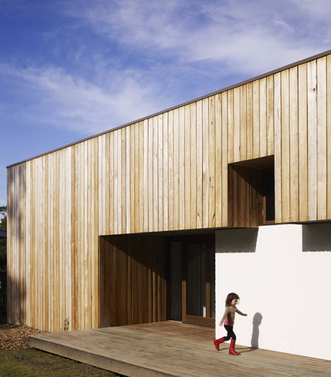 Merricks Beach House by Kennedy Nolan Architects Merricks Beach House by Kennedy Nolan Architects