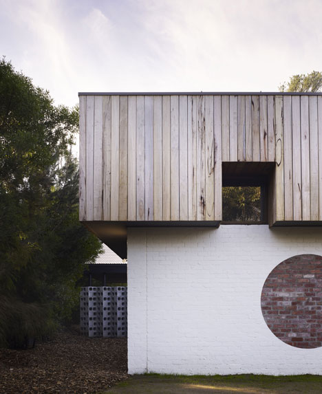 Merricks Beach House by Kennedy Nolan Architects Merricks Beach House by Kennedy Nolan Architects
