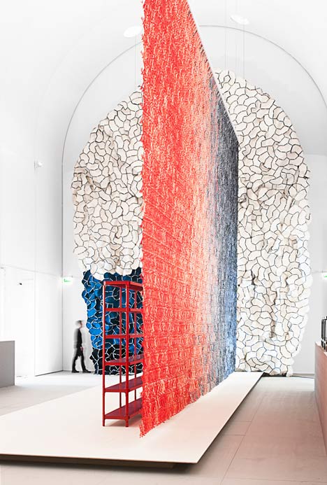 Momentané exhibition by Ronan and Erwan Bouroullec Momentané exhibition by Ronan and Erwan Bouroullec