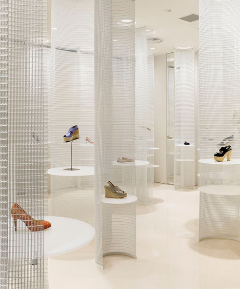 dezeen_Lucca-llena-store-by-Ryutaro-Matsuura_2 dezeen_Lucca-llena-store-by-Ryutaro-Matsuura_2