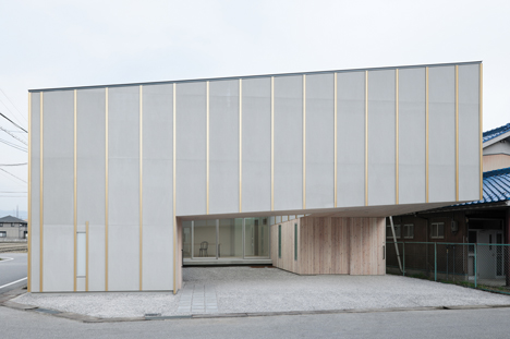 House in Nagahama by Comma Design Office House in Nagahama by Comma Design Office