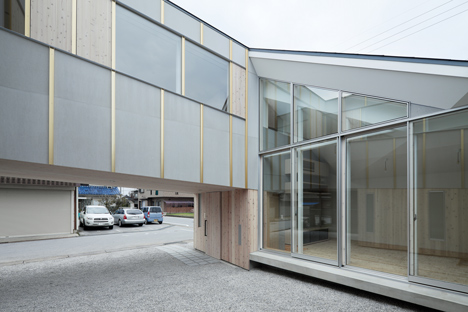House in Nagahama by Comma Design Office House in Nagahama by Comma Design Office