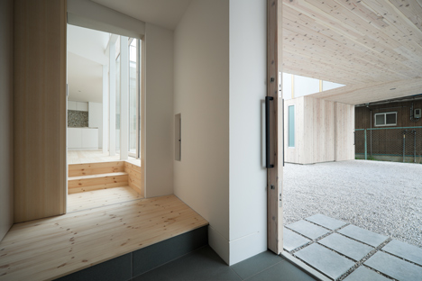 House in Nagahama by Comma Design Office House in Nagahama by Comma Design Office