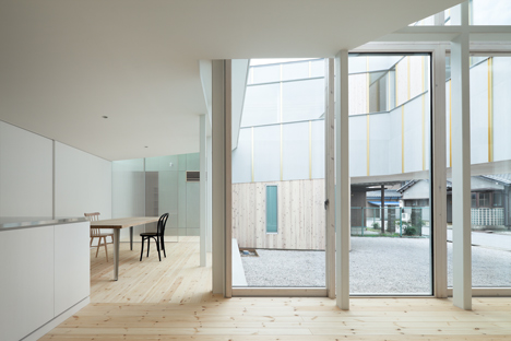 House in Nagahama by Comma Design Office House in Nagahama by Comma Design Office