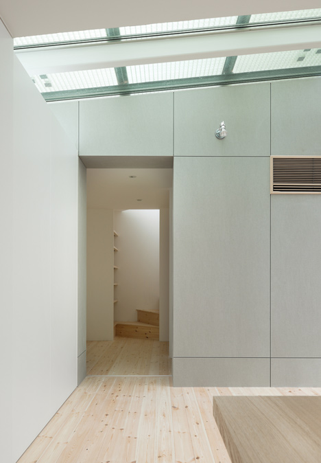 House in Nagahama by Comma Design Office House in Nagahama by Comma Design Office