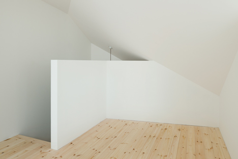 House in Nagahama by Comma Design Office House in Nagahama by Comma Design Office