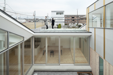House in Nagahama by Comma Design Office House in Nagahama by Comma Design Office