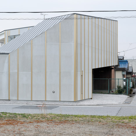 House in Nagahama by Comma Design Office House in Nagahama by Comma Design Office