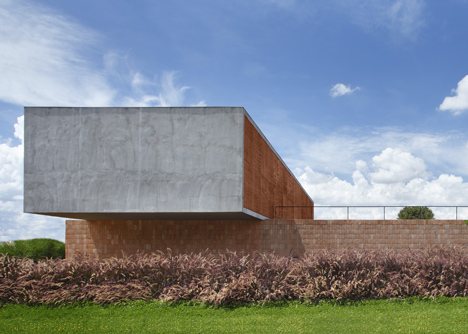 BT House by Studio Guilherme Torres BT House by Studio Guilherme Torres
