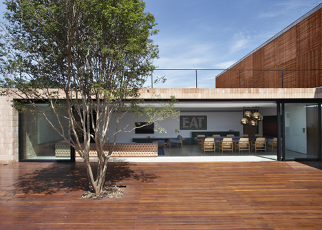BT House by Studio Guilherme Torres BT House by Studio Guilherme Torres