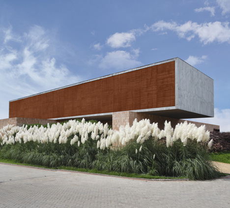 BT House by Studio Guilherme Torres BT House by Studio Guilherme Torres