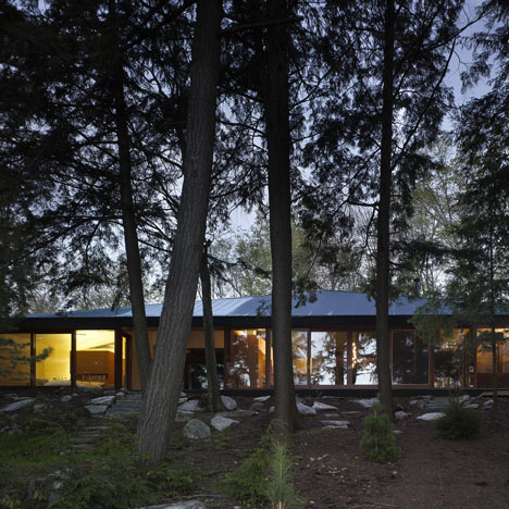Clear Lake Cottage by MacLennan Jaunkalns Miller Architects
