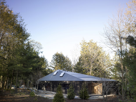 Clear Lake Cottage by MacLennan Jaunkalns Miller Architects