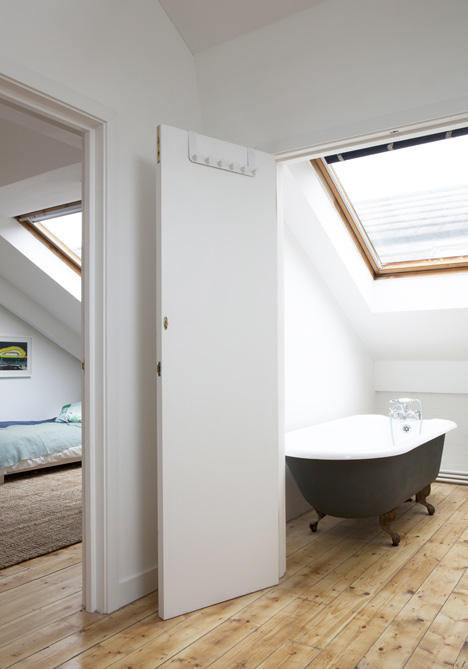 House for a Painter by Dingle Price Architects House for a Painter by Dingle Price Architects