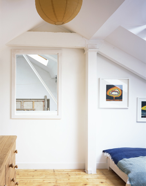 House for a Painter by Dingle Price Architects House for a Painter by Dingle Price Architects