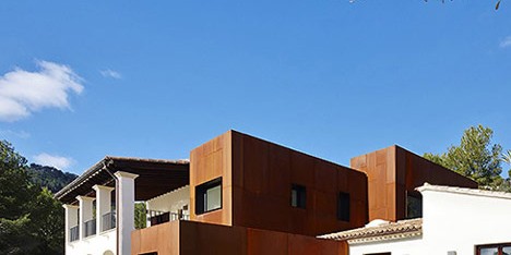 dezeen_KubiKextension-by-GRAS-arquitectos_1