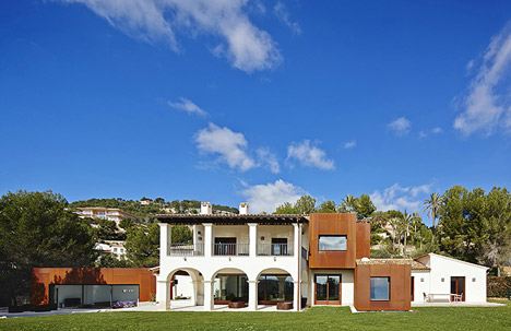 dezeen_KubiKextension-by-GRAS-arquitectos_11 dezeen_KubiKextension-by-GRAS-arquitectos_11