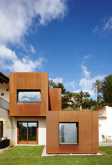 dezeen_KubiKextension-by-GRAS-arquitectos_12 dezeen_KubiKextension-by-GRAS-arquitectos_12