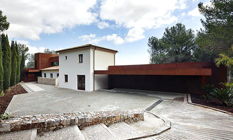 dezeen_KubiKextension-by-GRAS-arquitectos_14 dezeen_KubiKextension-by-GRAS-arquitectos_14