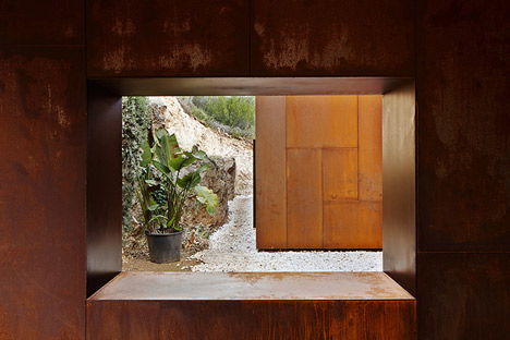 dezeen_KubiKextension-by-GRAS-arquitectos_6 dezeen_KubiKextension-by-GRAS-arquitectos_6