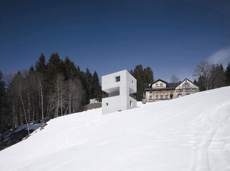 Mountain Cabin by Marte Marte Architects