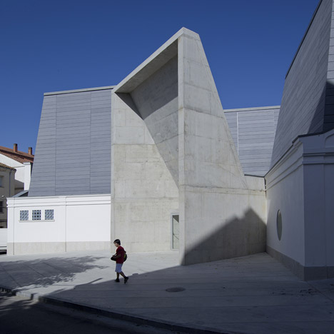 Navolmoral de la Mata Theatre by Matilde Peralta del Amo