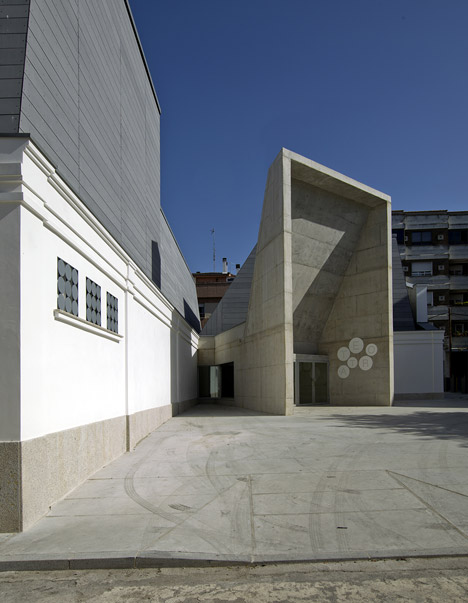 Navolmoral de la Mata Theatre by Matilde Peralta del Amo