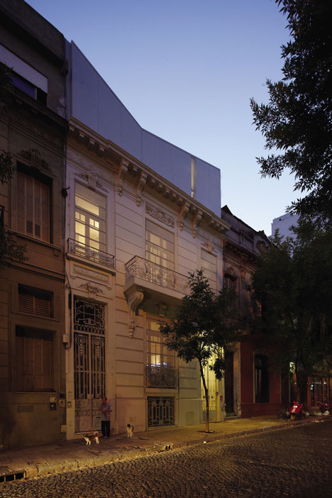 Venturini House by Adamo-Faiden