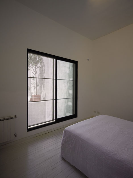 Venturini House by Adamo-Faiden