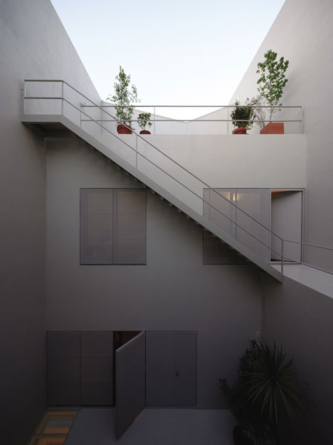 Venturini House by Adamo-Faiden