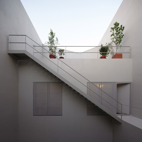 Venturini House by Adamo-Faiden