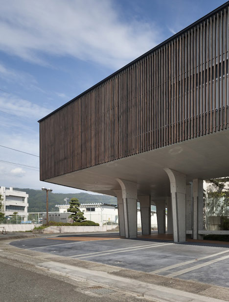 Dezeen_Lifted-garden House by acaa_22