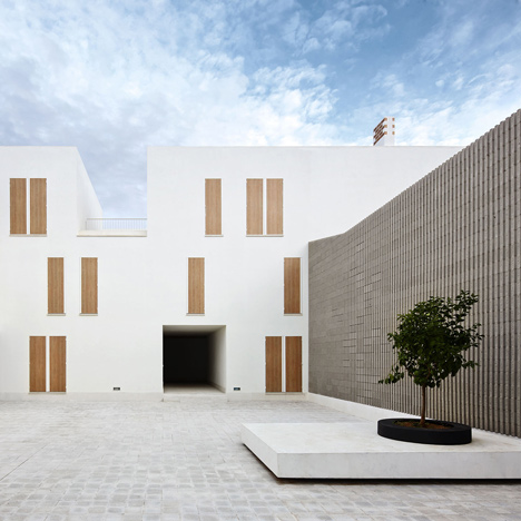 Social housing in Sa Pobla by RipollTizon