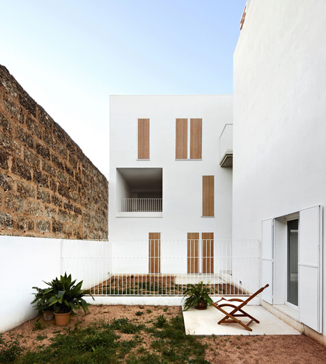 Social housing in Sa Pobla by RipollTizon