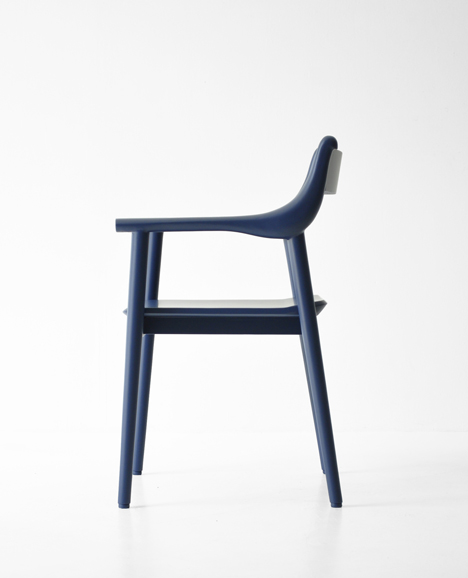 Wooden bird chair by Jungmo Yang