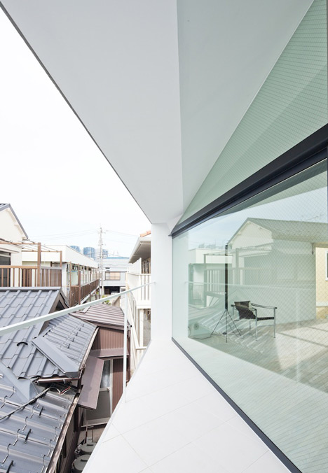 Arrow by Apollo Architects & Associates