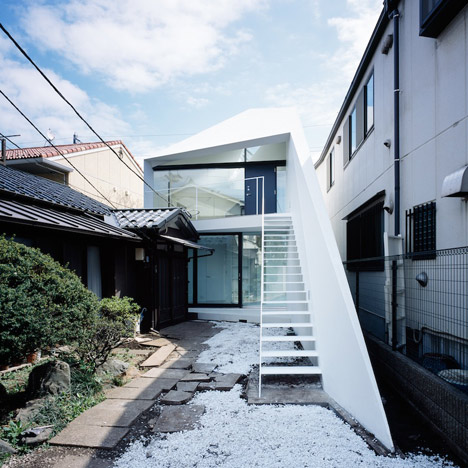 Arrow by Apollo Architects & Associates