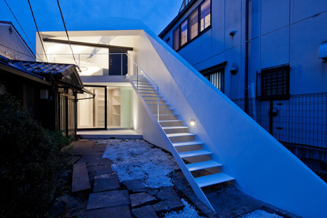 Arrow by Apollo Architects & Associates