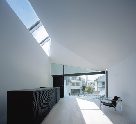 Arrow by Apollo Architects & Associates
