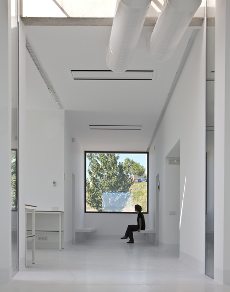 Biokilab Laboratories by Taller Basico de Arquitectura