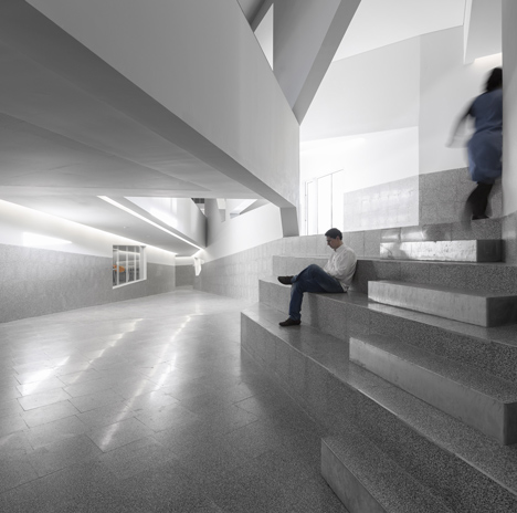 Caneças High School by ARX Portugal