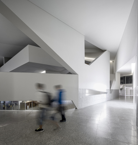 Caneças High School by ARX Portugal