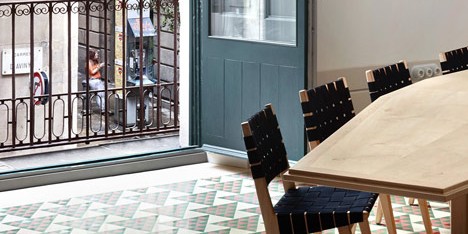 Carrer Avinyo 34 by David Kohn Architects
